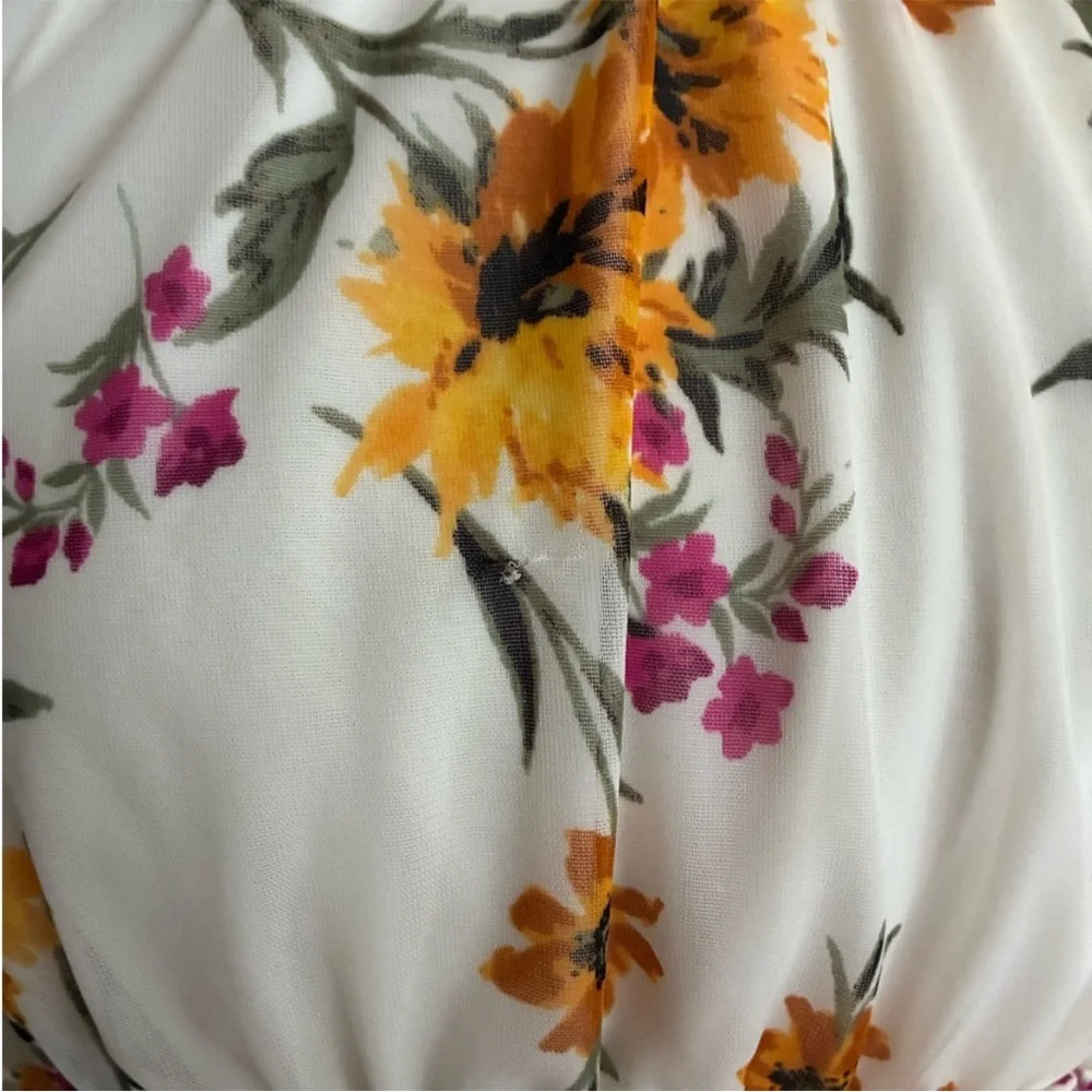 ❤️$10 Express floral tank - Picture 5 of 9